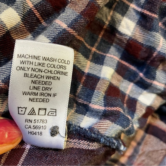 5/$20!Maurices keyhole neck plaid distressed long sleeve top L - Picture 3 of 9